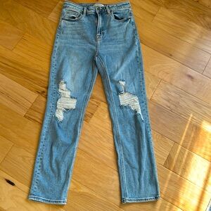 HIDDEN ZOEY distressed mom jean